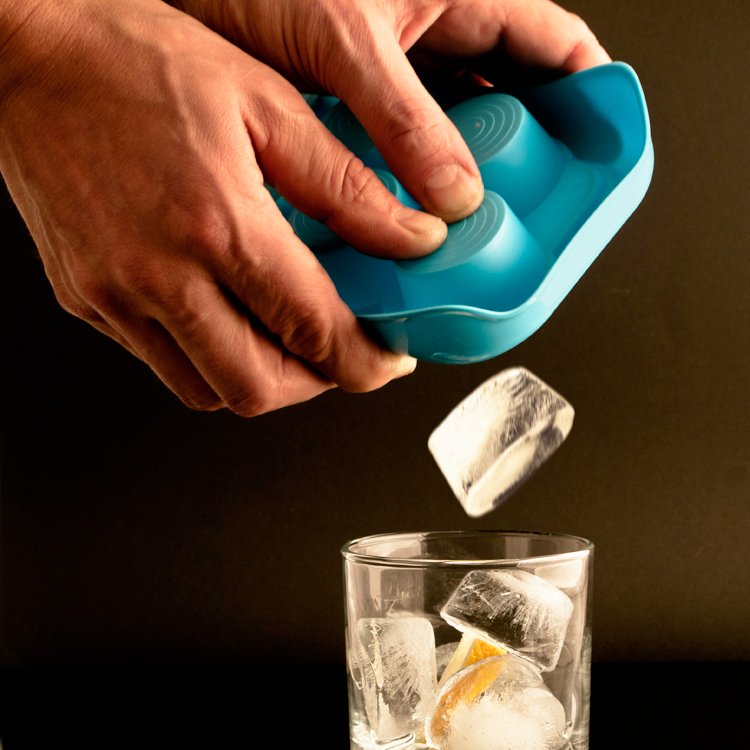 Icetray for large ice cubes