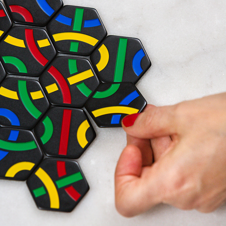 Tantrix strategy game