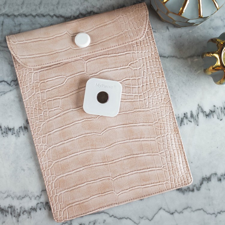 Signal blocking iPad case with lock