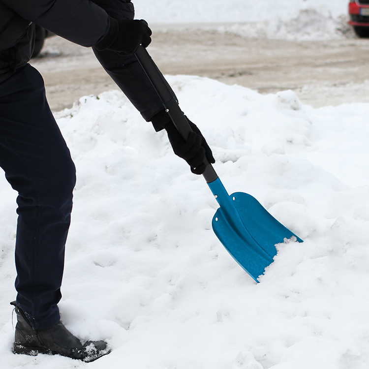 Foldable snow shovel