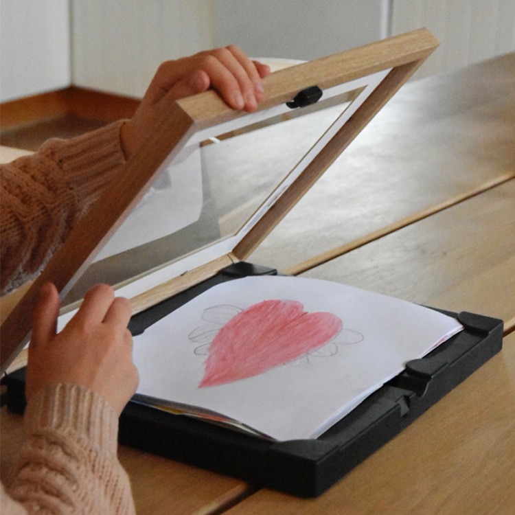 Open-up frame, Lil DaVinci