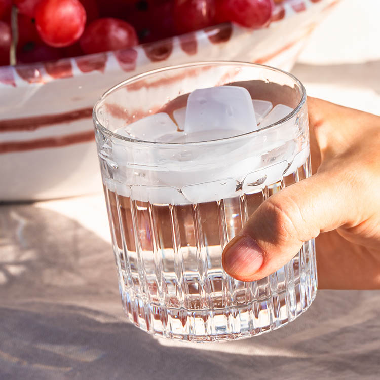 Spill guard for the glass, Drinkis