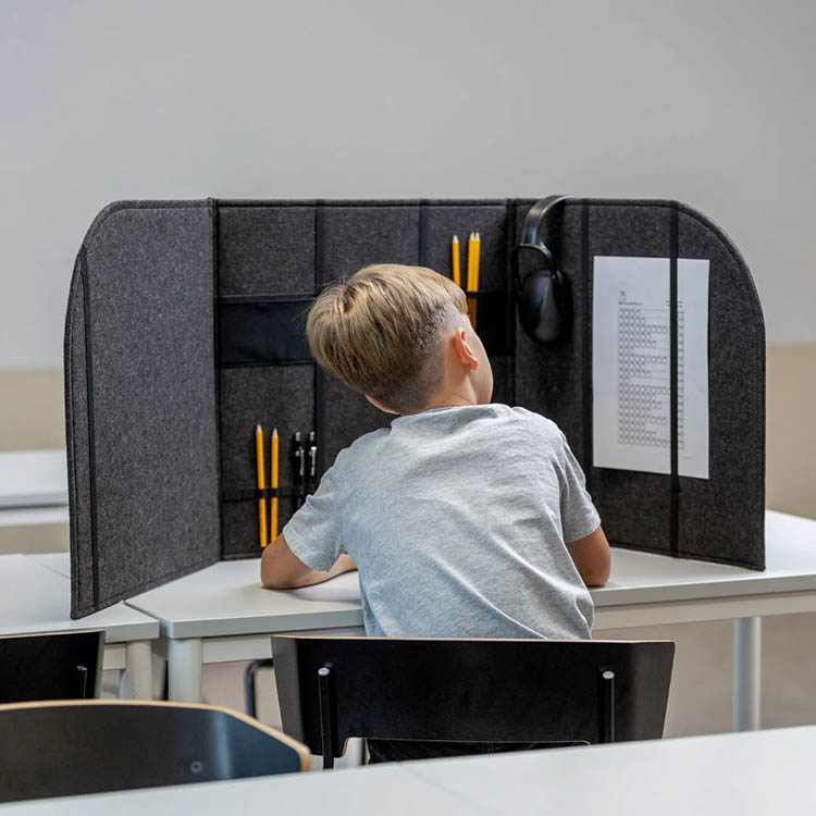 Sound-absorbing table screen