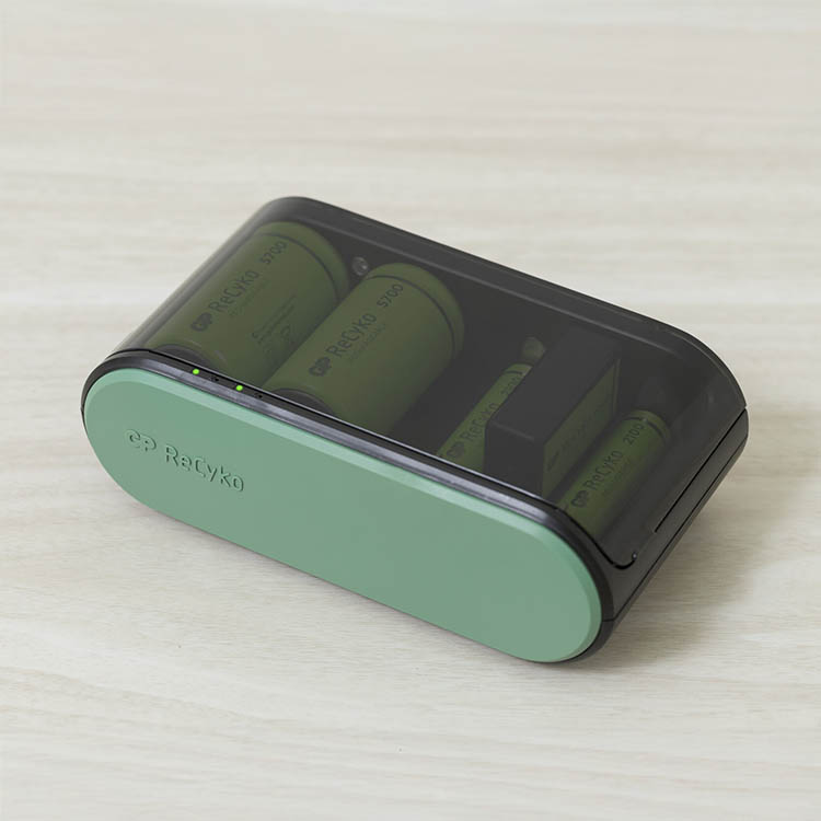 Universal battery charger, GP ReCyko