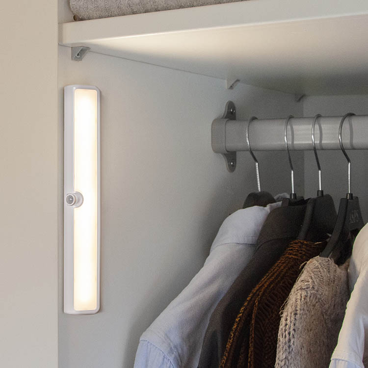 Dimmable wardrobe lighting