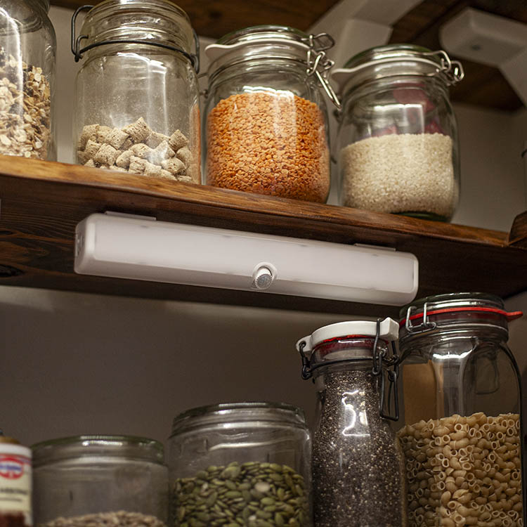 Dimmable wardrobe lighting