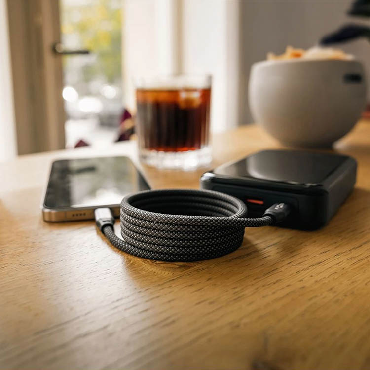 Magnetic USB-C cable