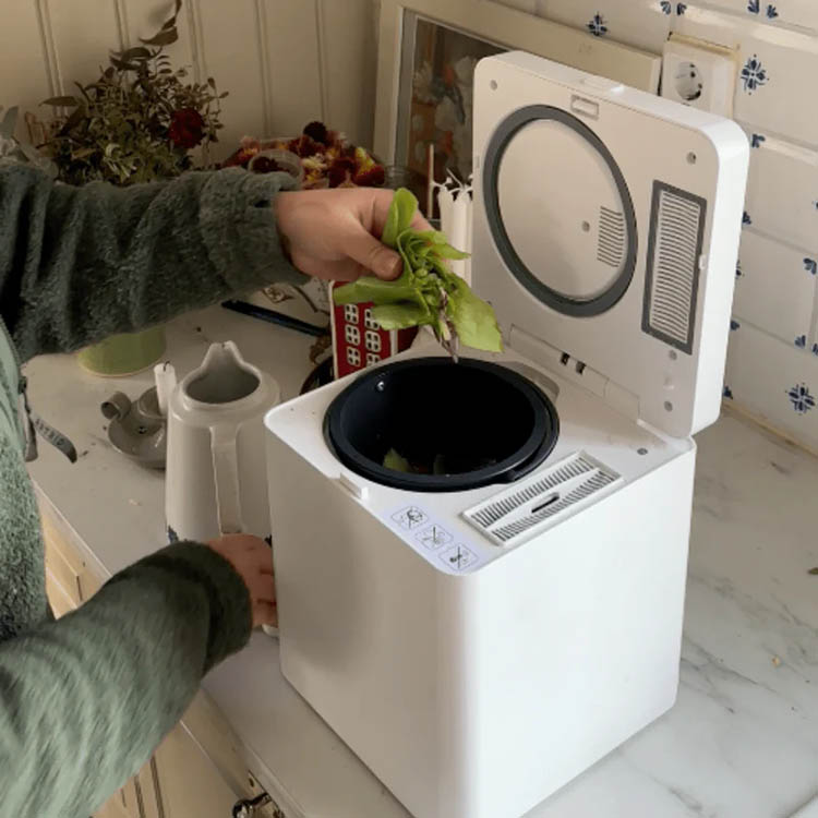 Bioblend composting machine