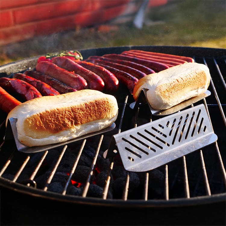 Hot dog bun toaster for the grill