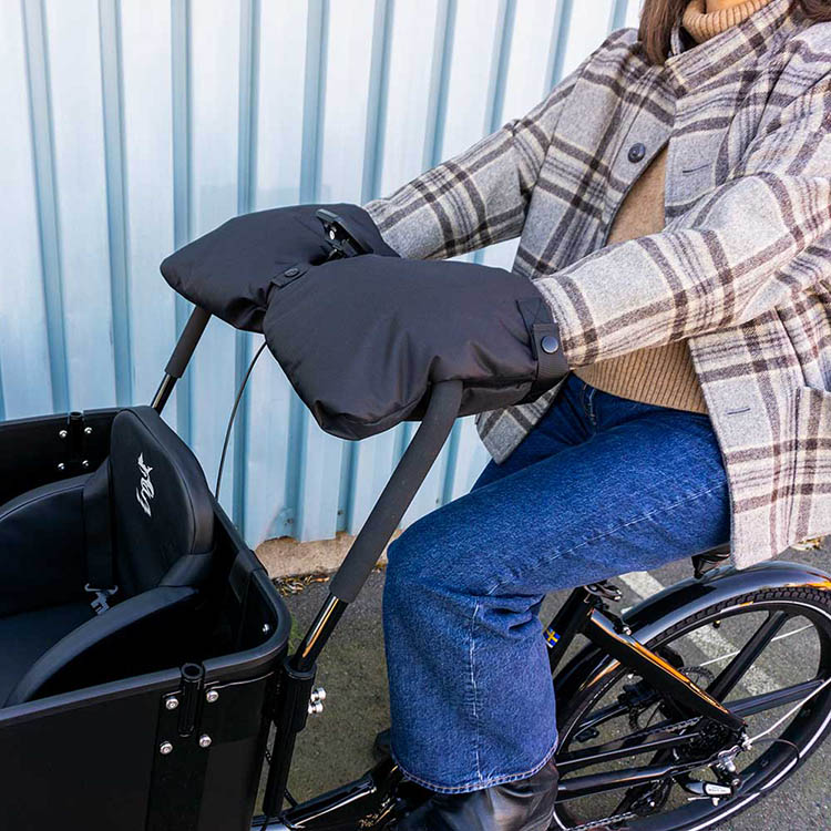 Handlebar mitts for cargo bikes