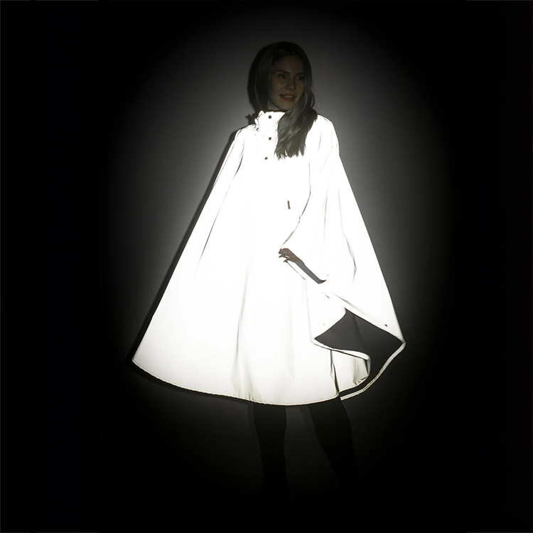 Reflective Rain Poncho, Lasessor