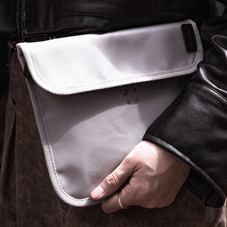 Flame-retardant storage pocket