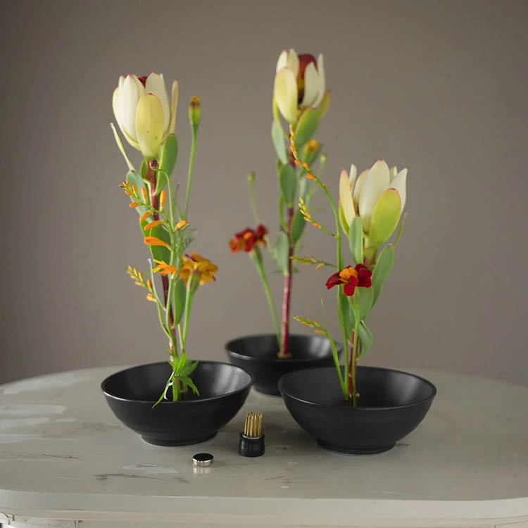 Magnetic mini flower frogs, pack of 3