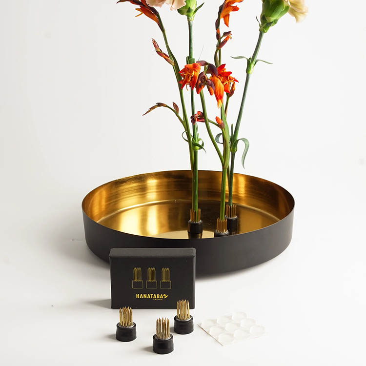 Magnetic mini flower frogs, pack of 3