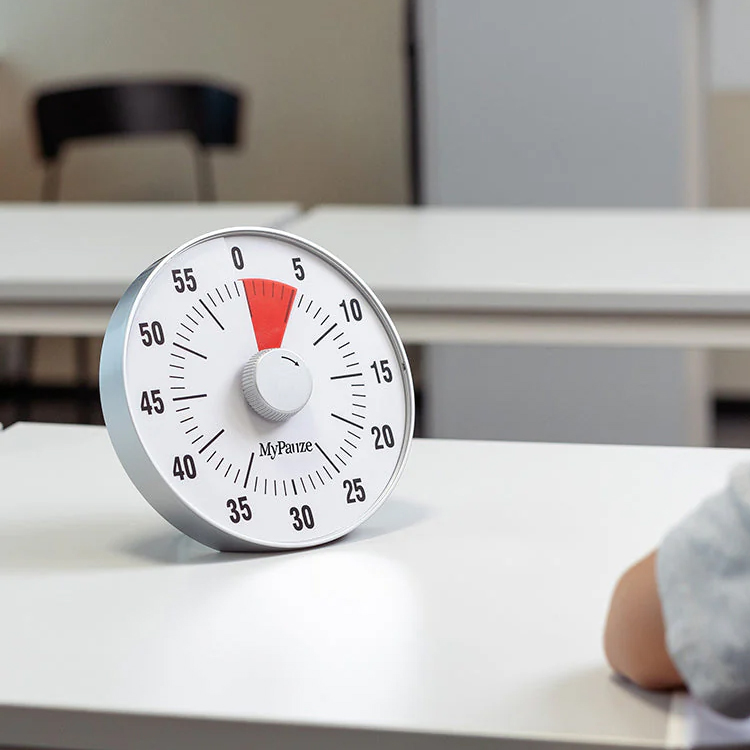 Large focus timer with magnet