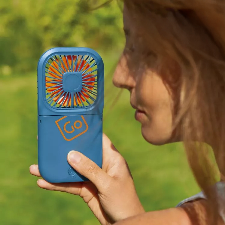 Flexible handheld fan