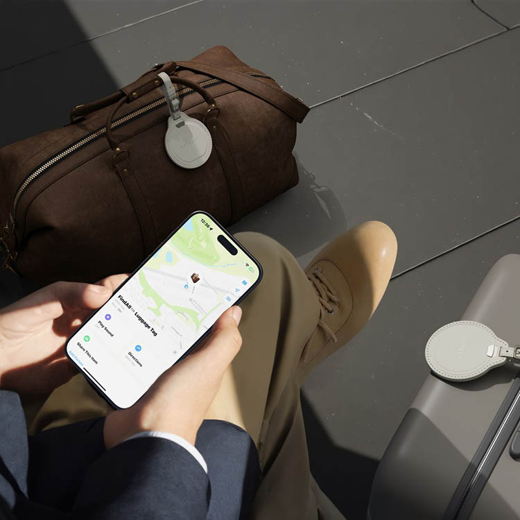 Luggage tag with tracking