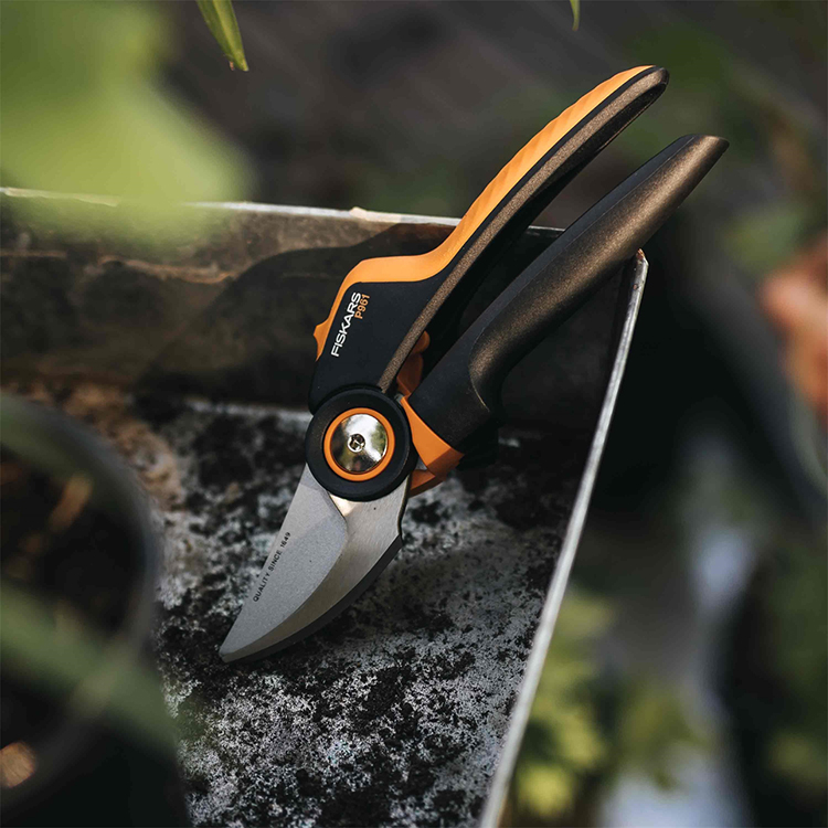 Bypass pruner, Fiskars