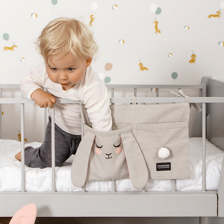 Bed pocket for crib