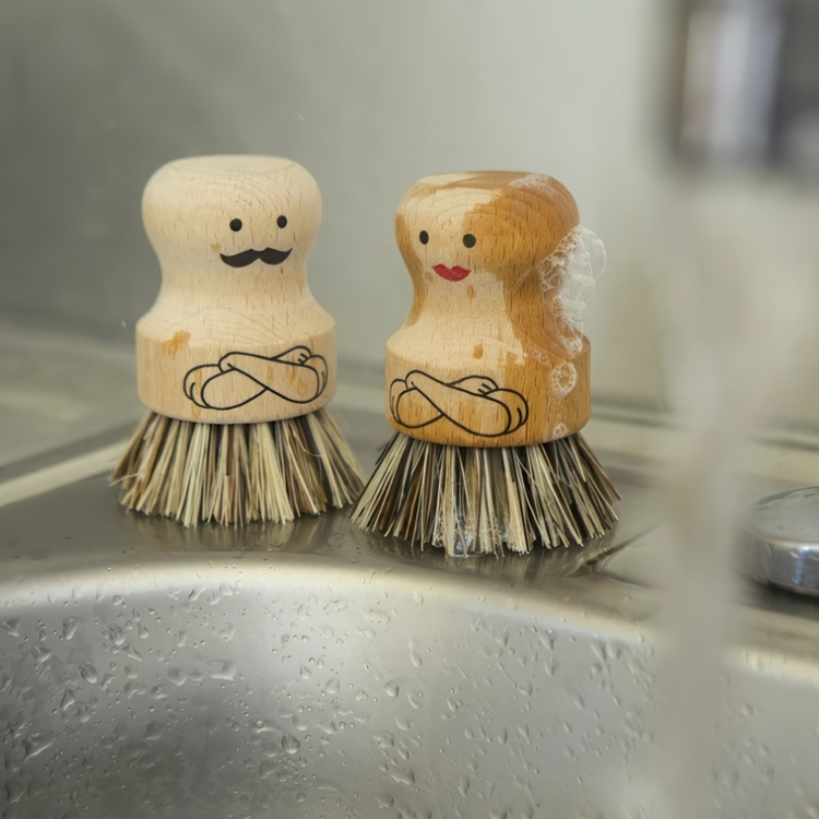 Dish Brush in wood, MRS SCRUBBER, Nature
