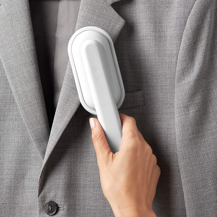 Clothes brush, CEPILLO DE ROPA, White