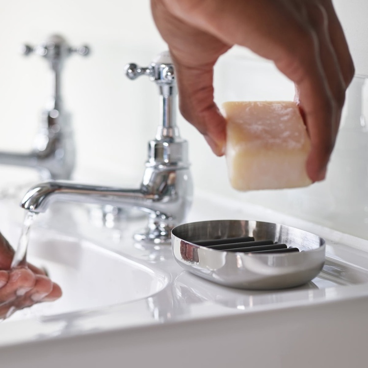 Soap cup in Stainless Steel, EASY STORE LUXE, 11.5 x 8 x H 2,5 cm, Joseph Joseph , Silver / Grey