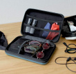 Travel Accessories Bag, LARGE HARD SHELL CASE, 21,4 x 6 x H 15 cm, Nähe