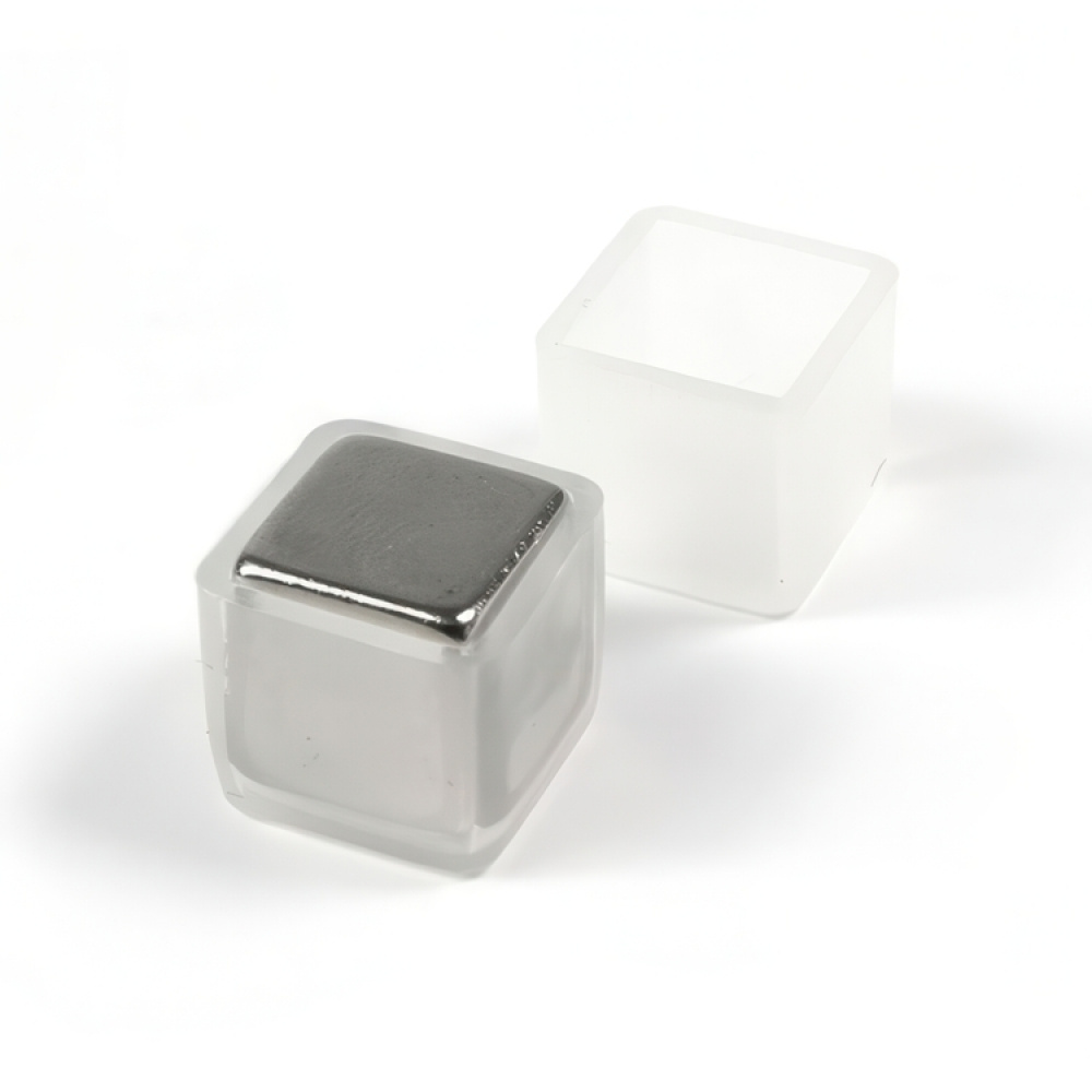 Magnets Superstrong, Set of 4, CUBE, 1 x 1 x H 1 cm, Silver in the group Storage / Magnets and adhesives / Strong magnets at SmartaSaker.se (42034)
